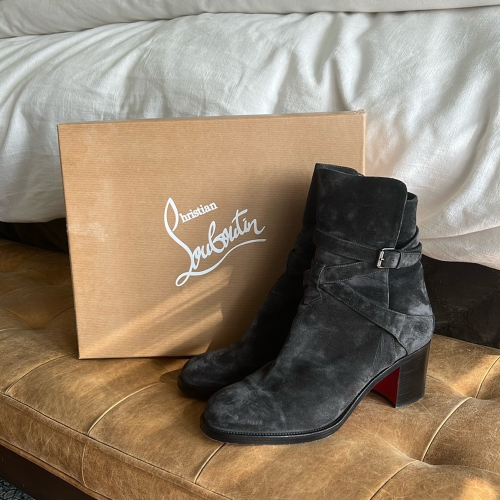 💯Christian Louboutin Karistrap 70 Veau Velours boots Charbon size 41